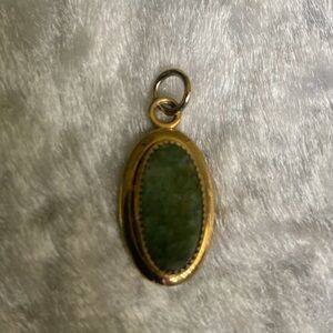 ☘️VTG Jade 1/20 12k GF Pendant